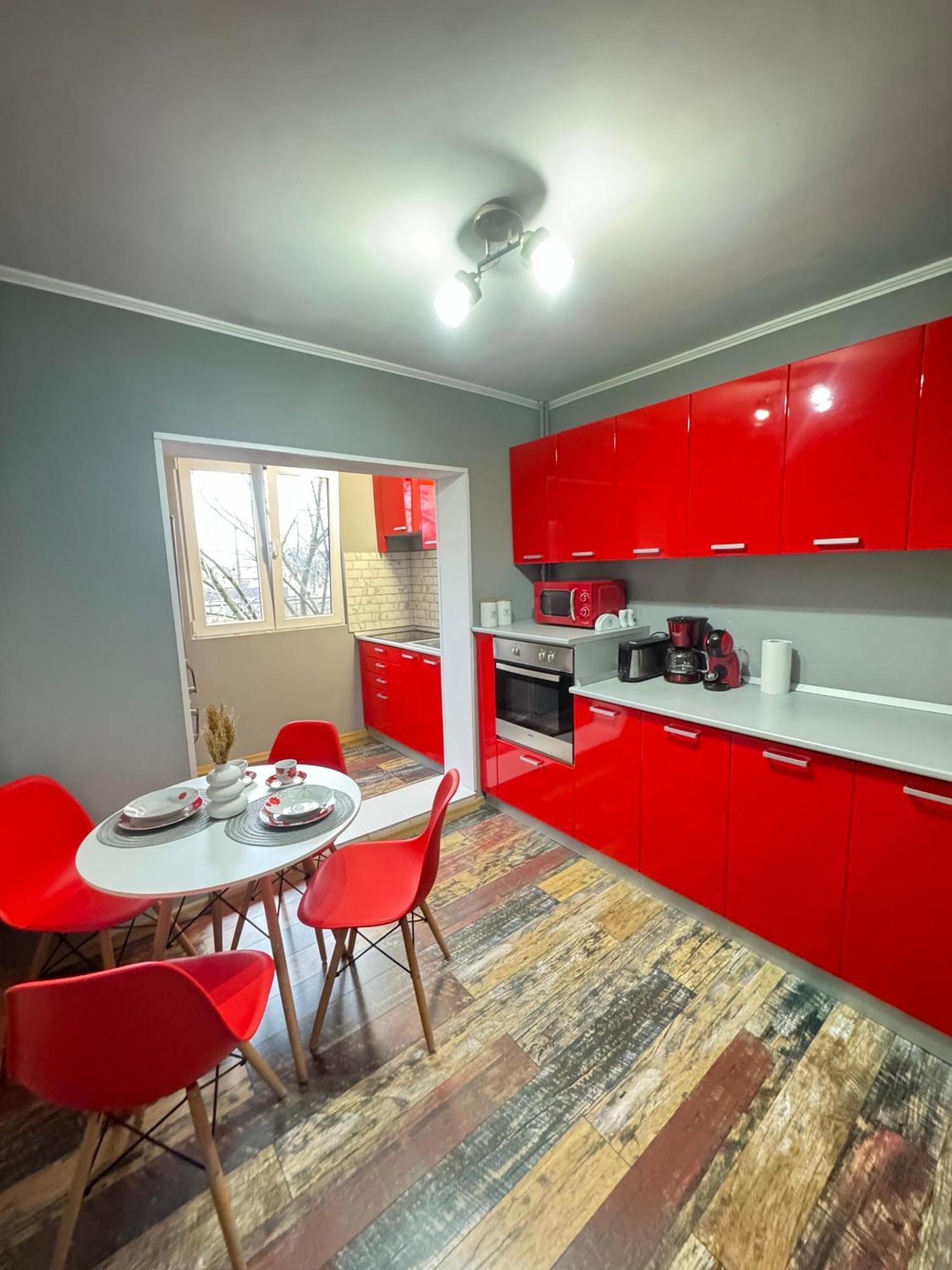 Red Dhomes . Near Nymphaea Oradea Luaran gambar